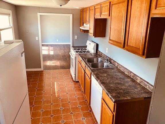 3rd image of 149 Golfview Ln