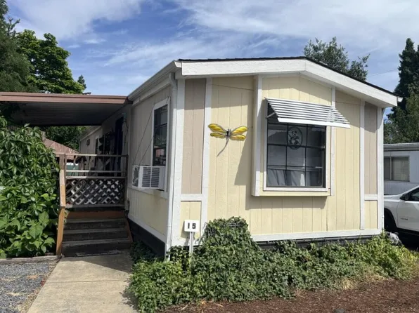 742 2nd Ave Spc 15, Gold Hill, OR 97525