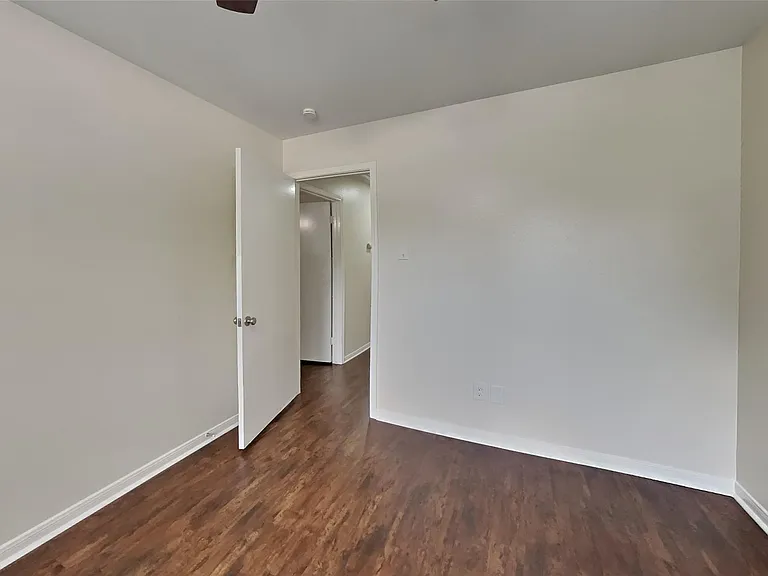 2631 Sherwood Hollow Ln — Photo 14