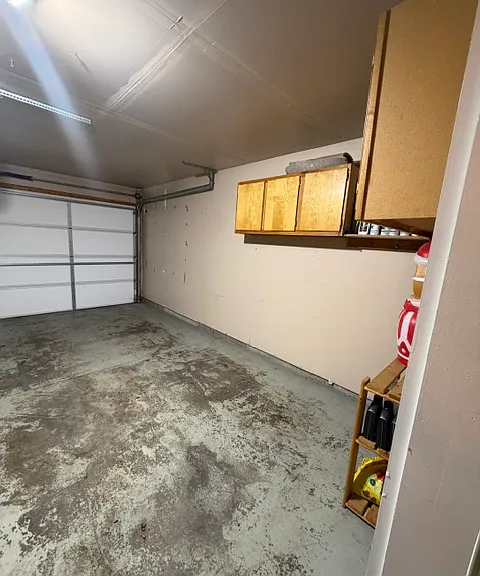2336 Oakridge Cir — Photo 29