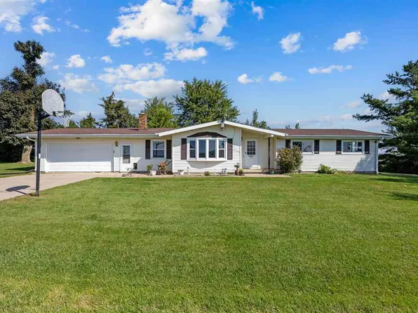 221 Vermont Ave, Clarence, IA 52216