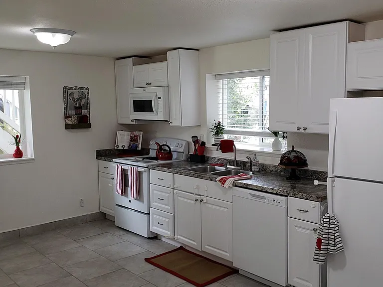 2322 Hoyt Ave #1 — Photo 1