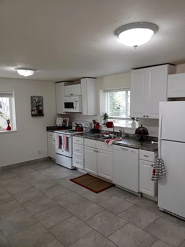 2322 Hoyt Ave Photo 1