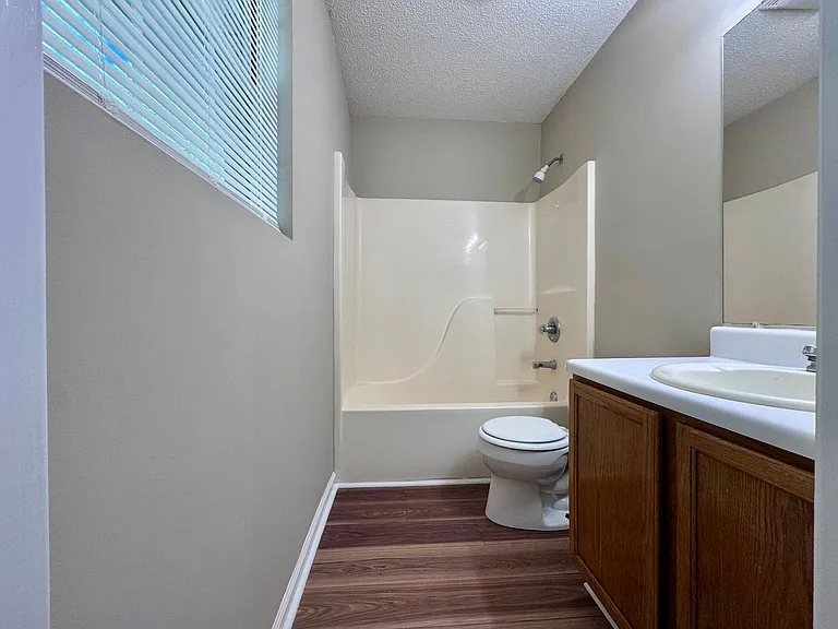 352 A & B Leafmore Rd — Photo 6