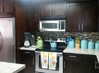 9890 NW 10th St, Pembroke Pines, FL 33024