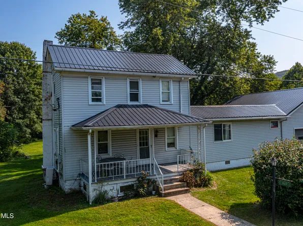 127 E Hannah Ln, Port Matilda, PA 16870