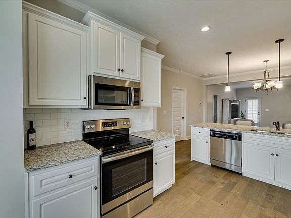 2nd image of 617 Boone Ct