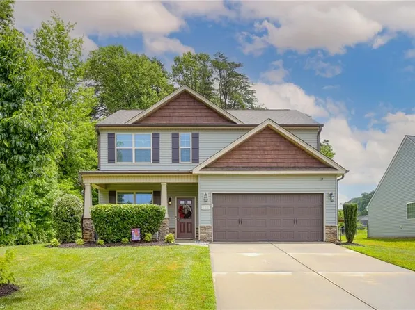 220 Fair Oaks Ct, Mebane, NC 27302