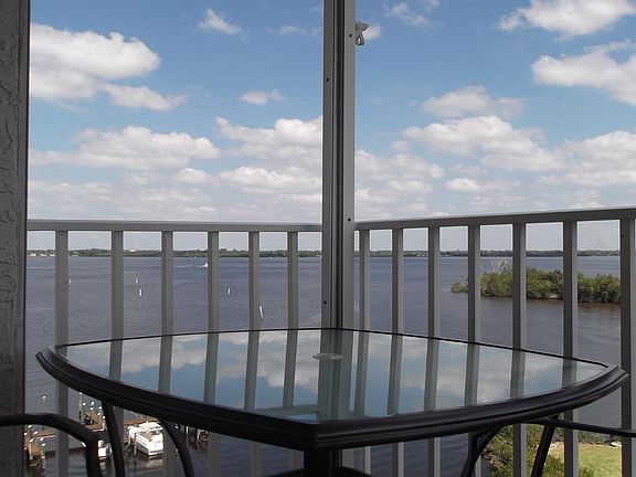 3rd image of 2875 Palm Beach Blvd