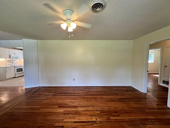 2nd image of 1113 Beachum Dr