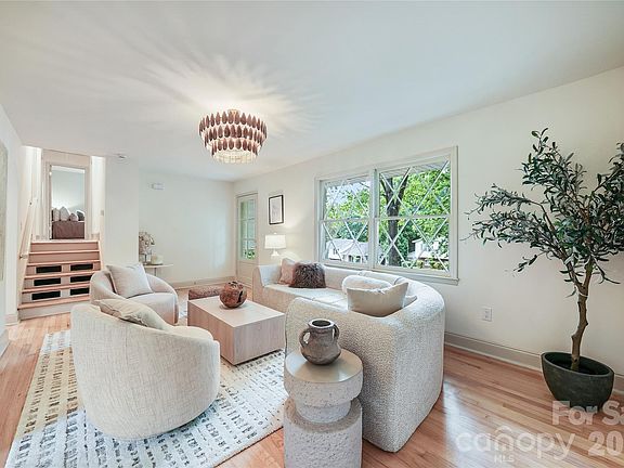 5th image of 7008 Brynhurst Dr