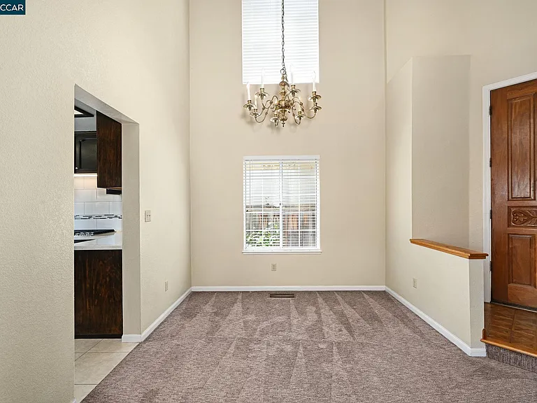 1319 Strawberry Ct — Photo 6