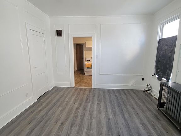 5th image of 50 Lindsley Pl #1R