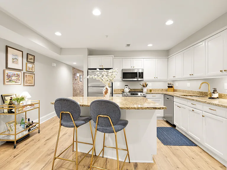 1354 Kenyon St NW — Photo 4