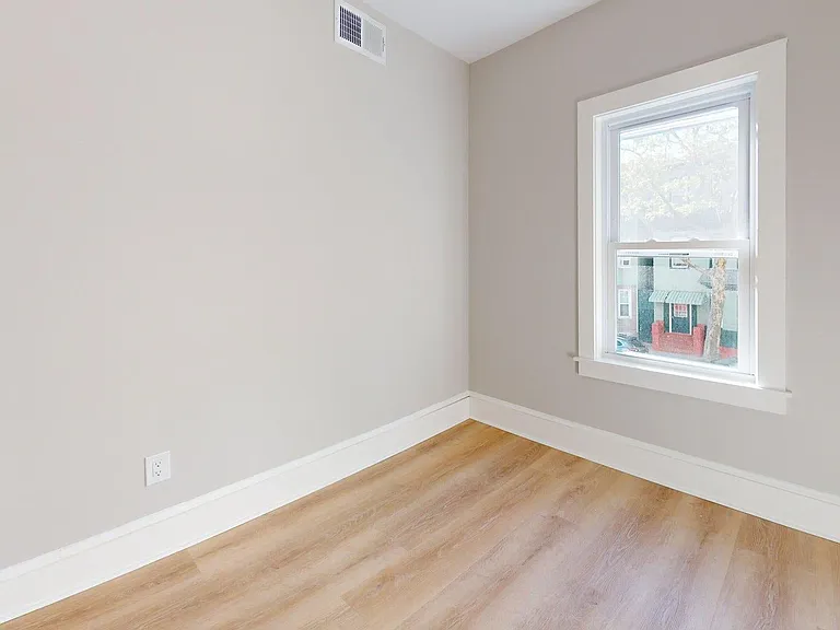 205 Chelsea St #2 — Photo 29