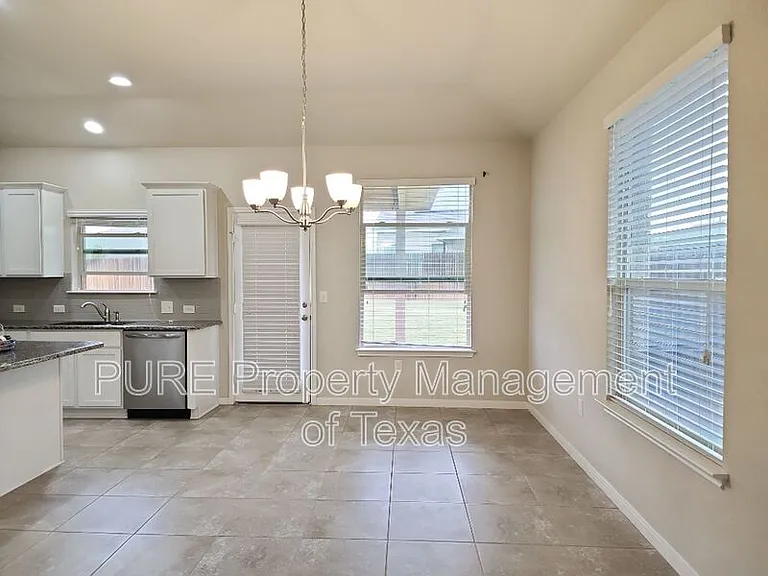 1019 Granbury Cv — Photo 7