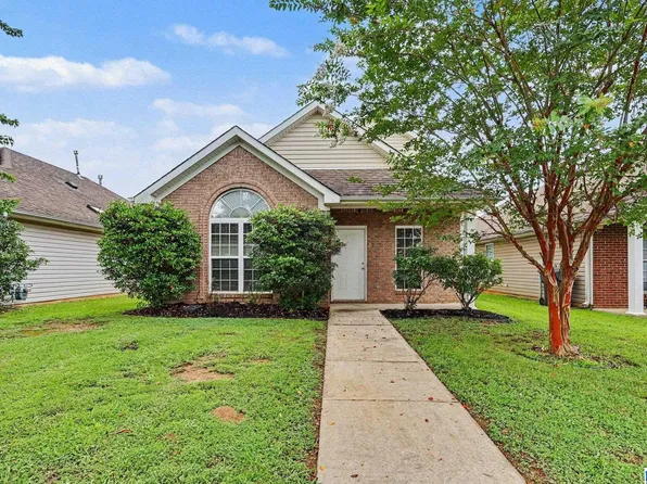 2026 Village Ln, Calera, AL 35040