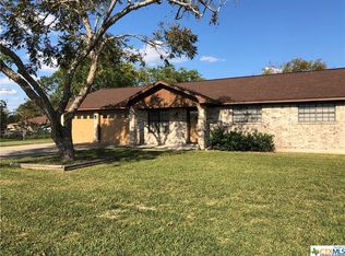 1504 Mallette Dr, Victoria, TX 77904