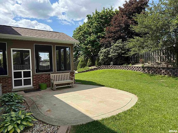 5th image of 3511 W Brenwick Dr