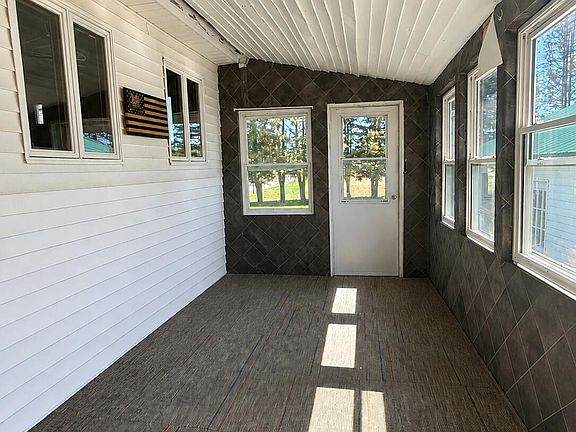 4th image of 562 Grimes Road