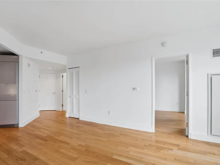 77 Hudson St #2002 — Photo 14