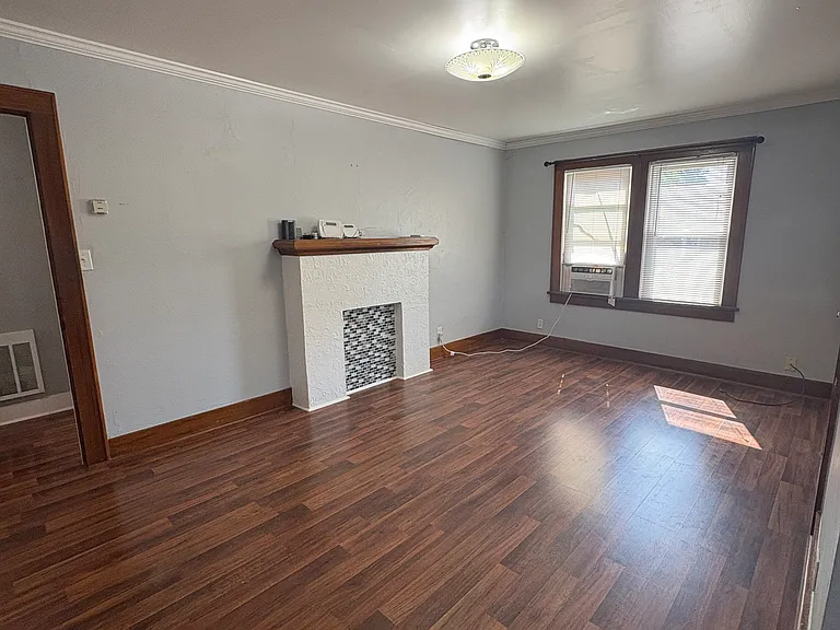 1912 N McKinley Ave — Photo 2