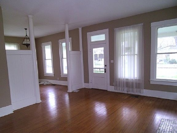 4th image of 701 Olive St