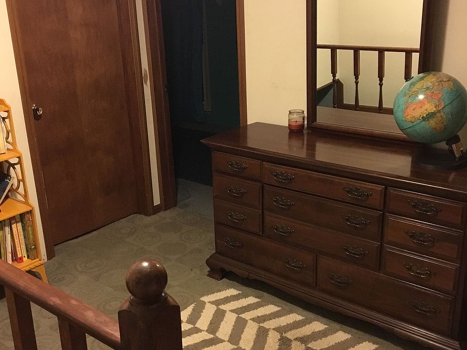 upstairs foyer