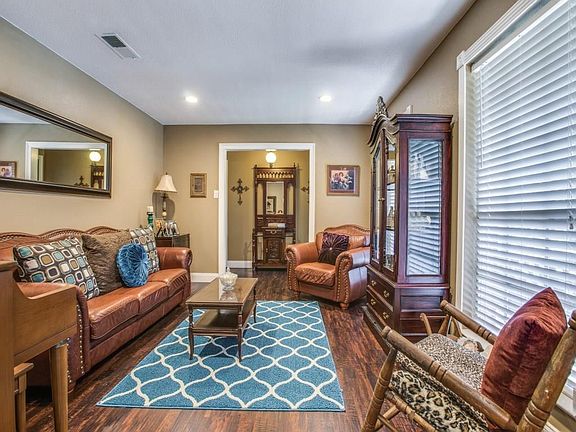5th image of 3609 Yorkshire Dr