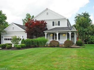 32282 S Burr Oak Dr, Solon, OH 44139