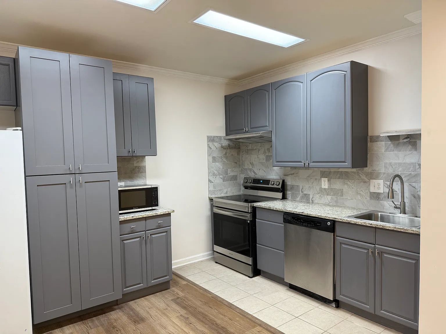 1 bed, 1350 sqft, $1,600 — Photo 1
