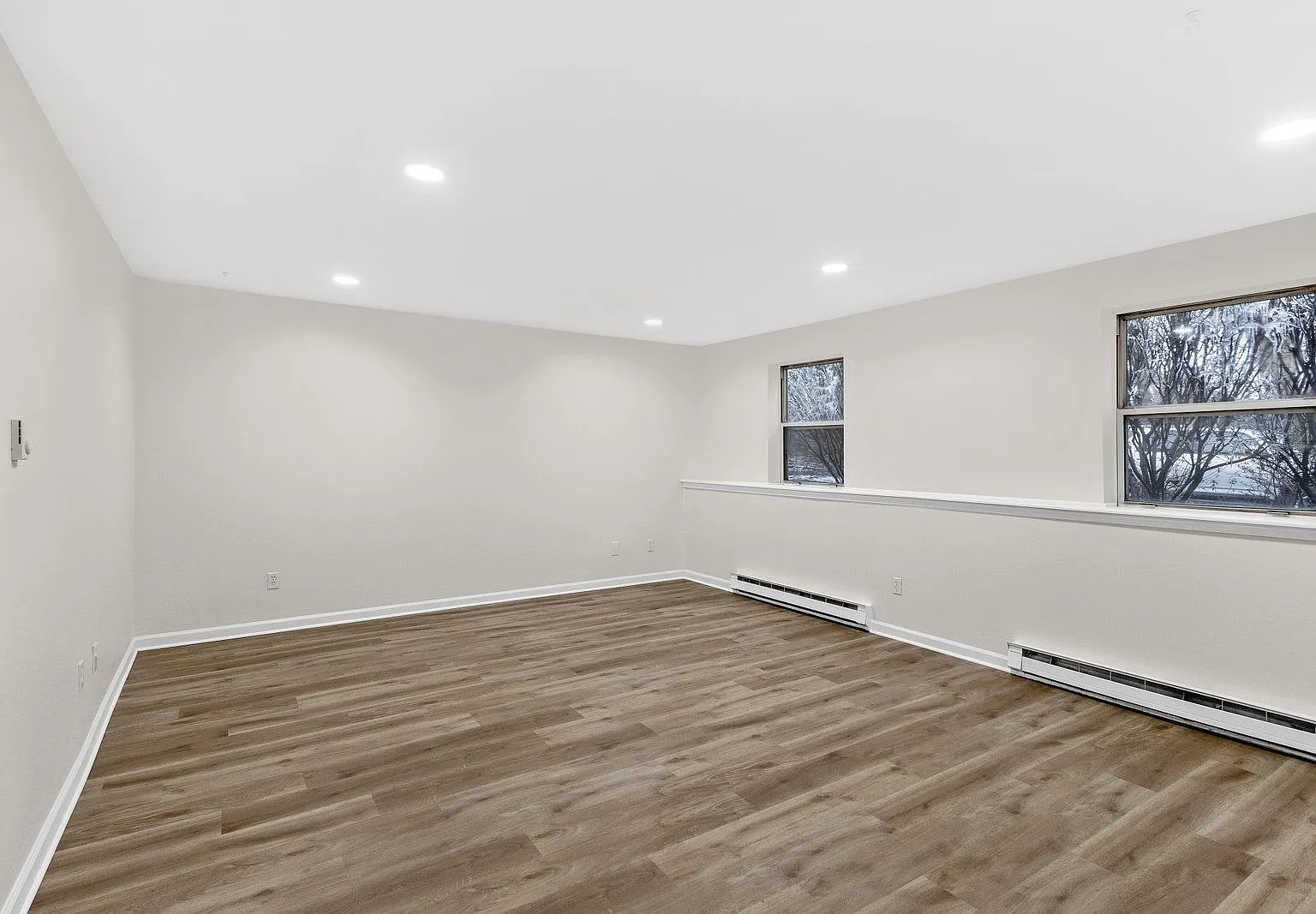 2 bed, 1.0 bath, 1100 sqft, $1,650 — Photo 2