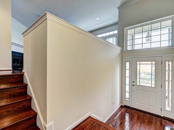 4th image of 108 Lillian Chase Ln