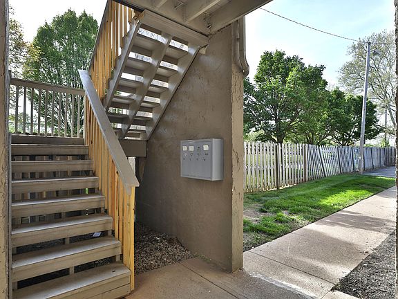 3rd image of 915 Quay Ave APT H