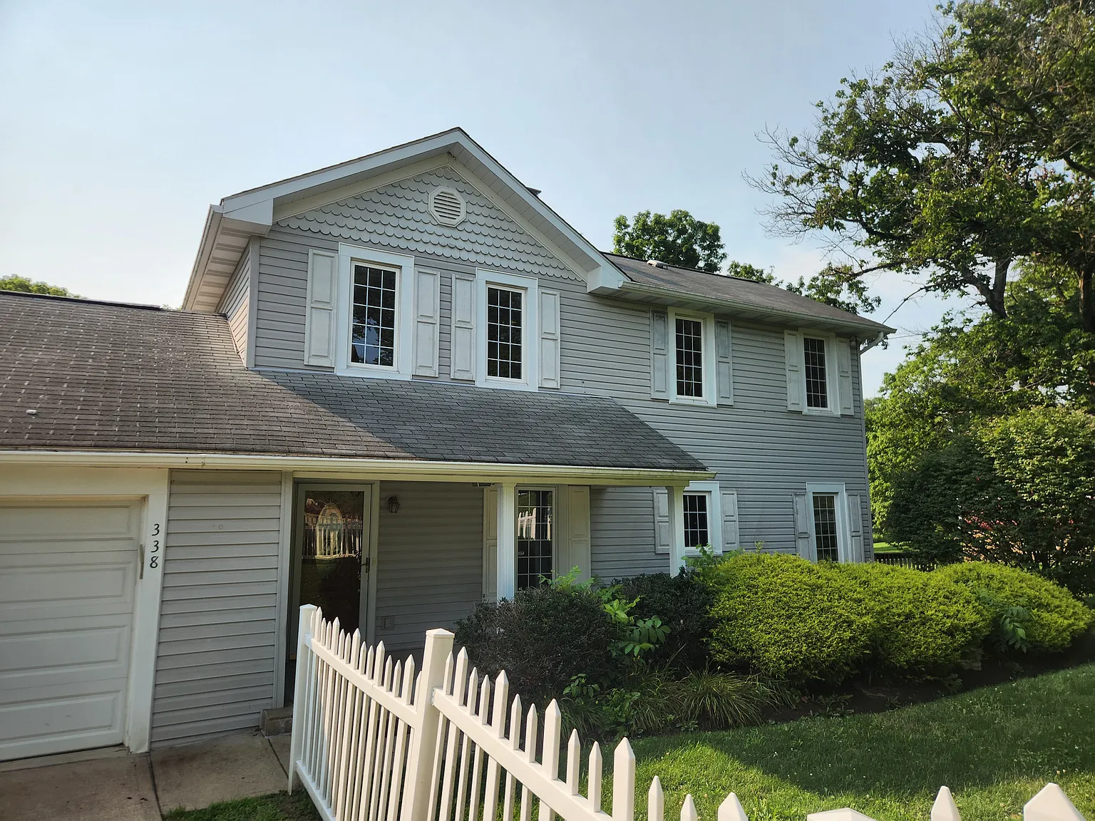 3 bed, 2.5 bath, $2,500 — Photo 2