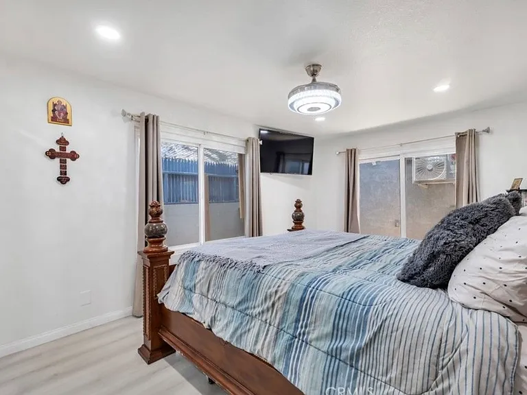 7701 Baird Ave — Photo 38