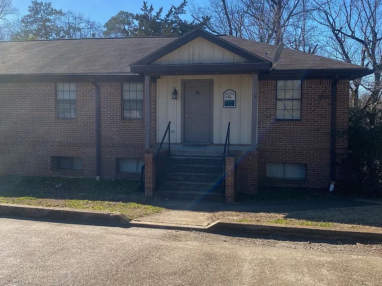 443 E Lee Blvd #6 — Photo 1