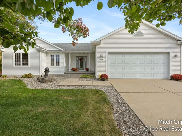 7058 Shady Knoll Dr SE, Caledonia, MI 49316