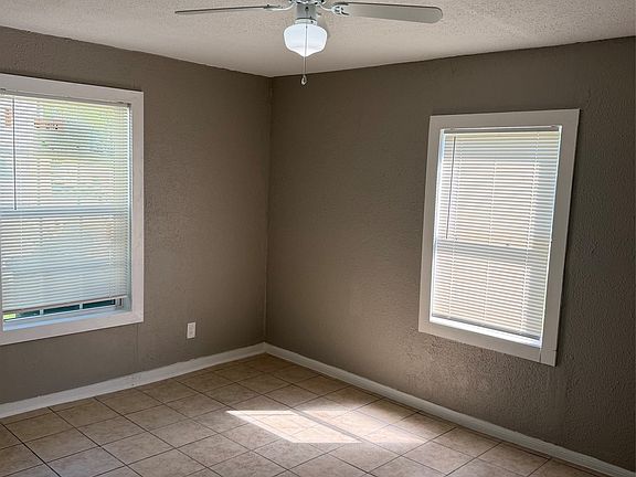 4th image of 2709 Hanger Ave
