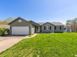2107 Blanchard Ct, Davenport, IA 52804