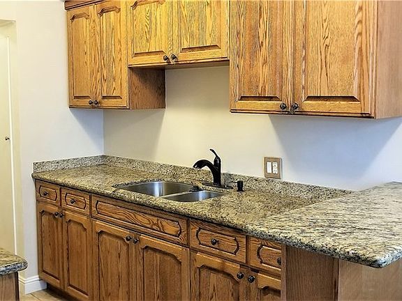 5th image of 100 Esperanza Ave APT 5