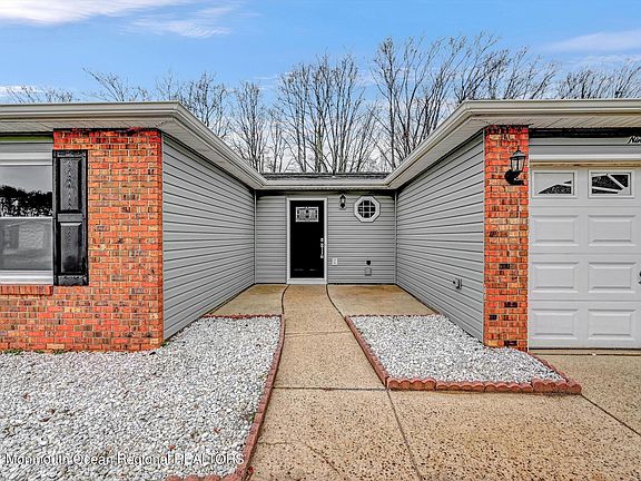 2nd image of 97 Courtshire Dr