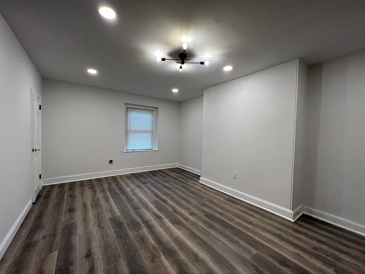 Building Photo - 1203 Spruce St #3FF