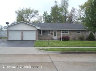 2758 E Linwood St, Springfield, MO 65804