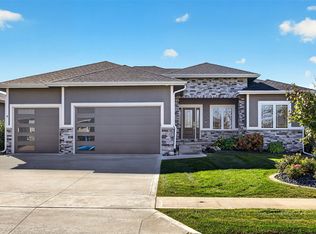 14510 Catalpa Dr, Urbandale, IA 50323