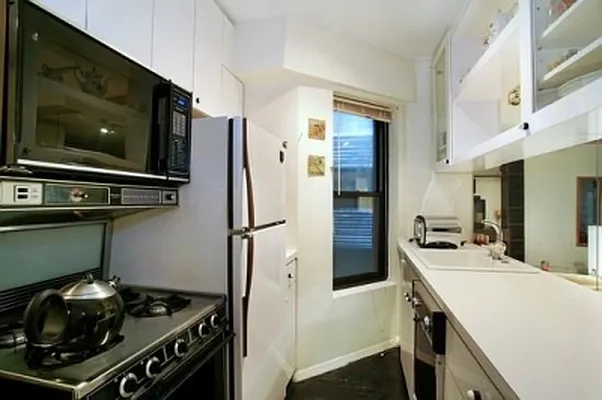 Sold by Citi Habitats | media 8