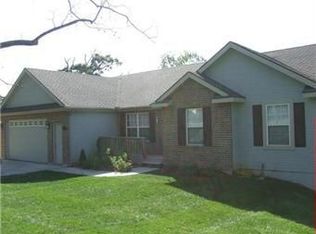 2612 S 16th St, Leavenworth, KS 66048