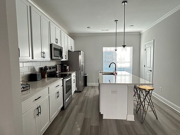 3rd image of 1464 Chatt City Way