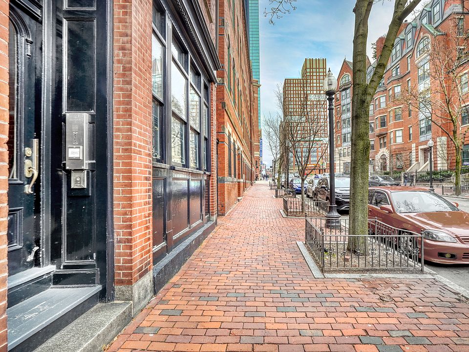 1st image of 70 Clarendon St APT 1