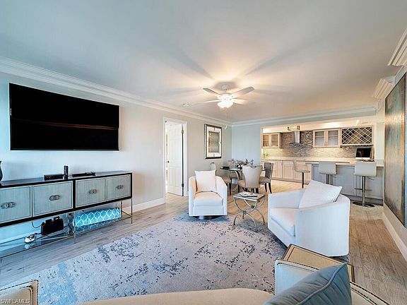 3rd image of 3430 Gulf Shore Blvd N APT 7